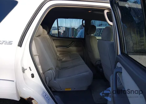 2006 Toyota Sequoia Sr5 V8 from USA, damaged, VIN 5TDBT44A66S263593